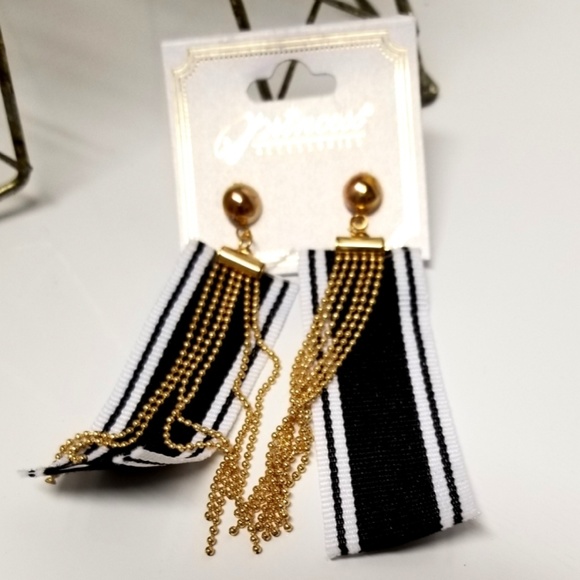 Black Long Chain Dangel Earrings New - Picture 4 of 4